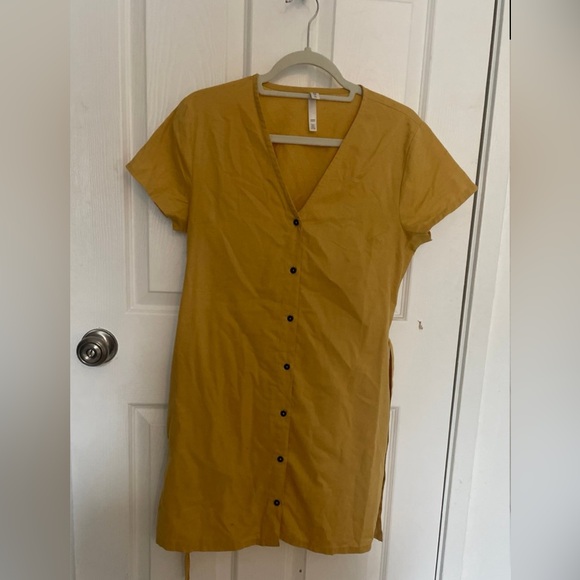 Yellow button down RVCA dress - Picture 2 of 4